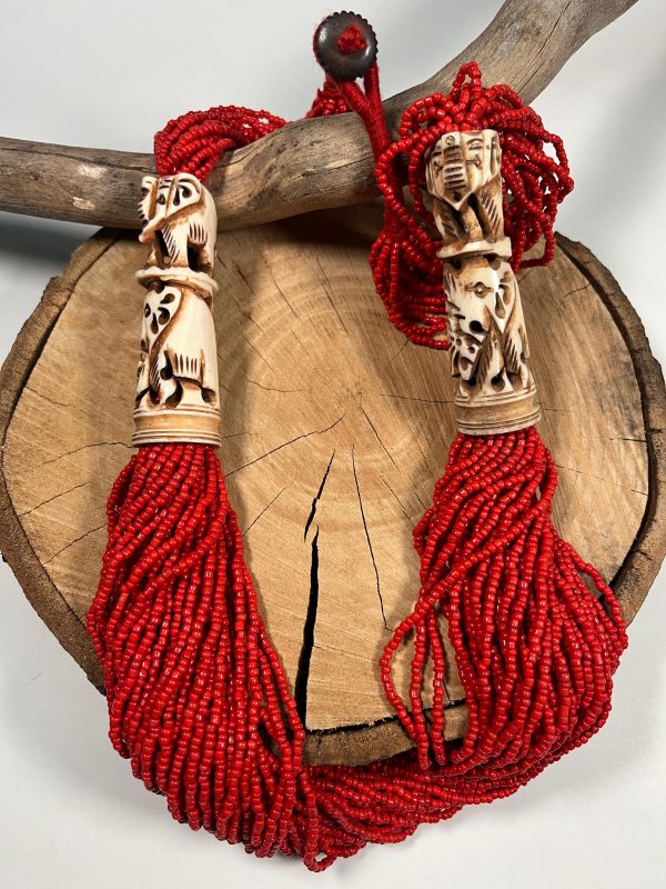 Collier en perles de verre et os de yak