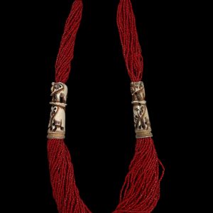 Collier/Poté en perles de verre et os de yak